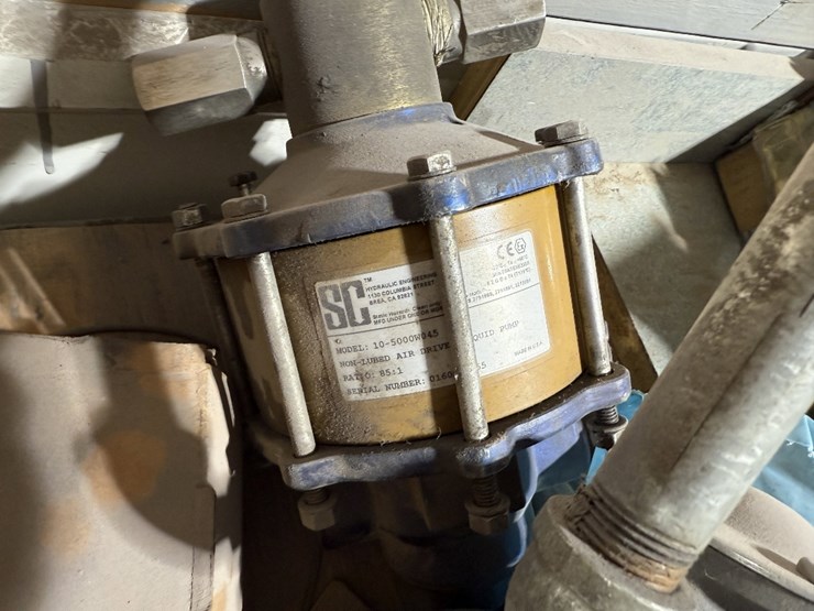 6-shelve-section-of-kerr-&-some-ofm-triplex-pump-parts-image-9