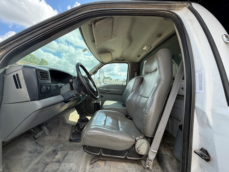 2006-ford-f650-image-16