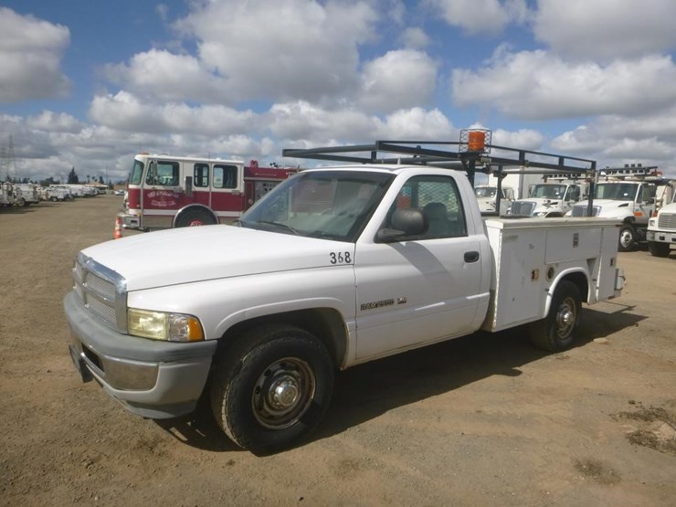2001-dodge-ram-2500-image-1