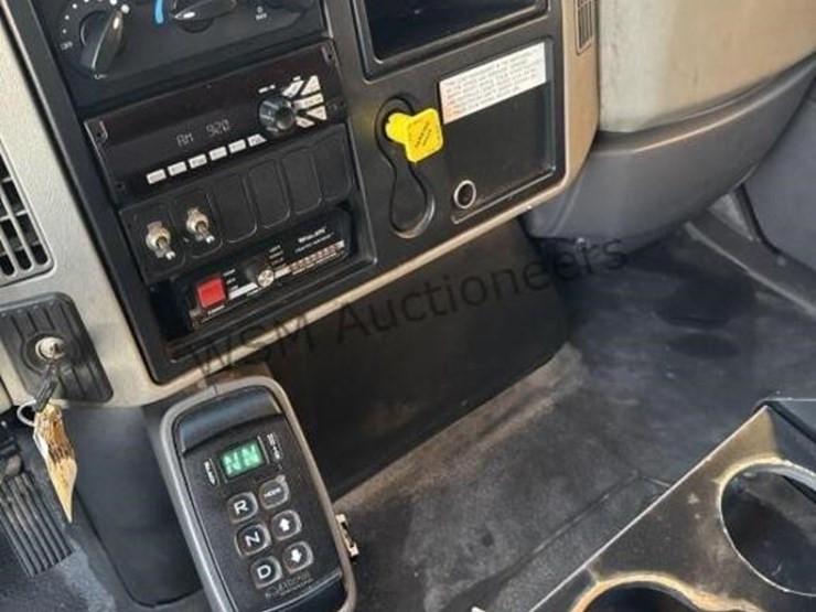 2009-international-durastar-4400-image-51