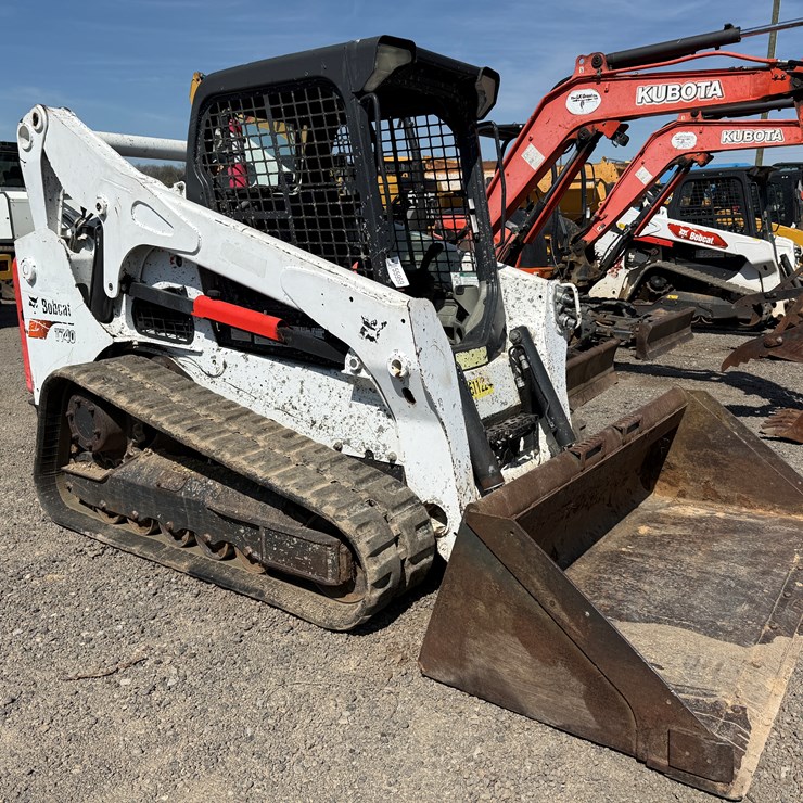2017 BOBCAT T740
