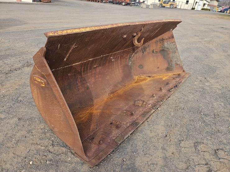 hewitt-120"-side-dump-bucket-image-2