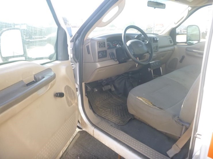 2003-ford-f450-image-16