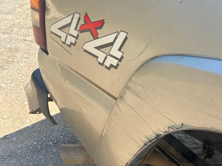 2001-chevrolet-2500hd-image-11