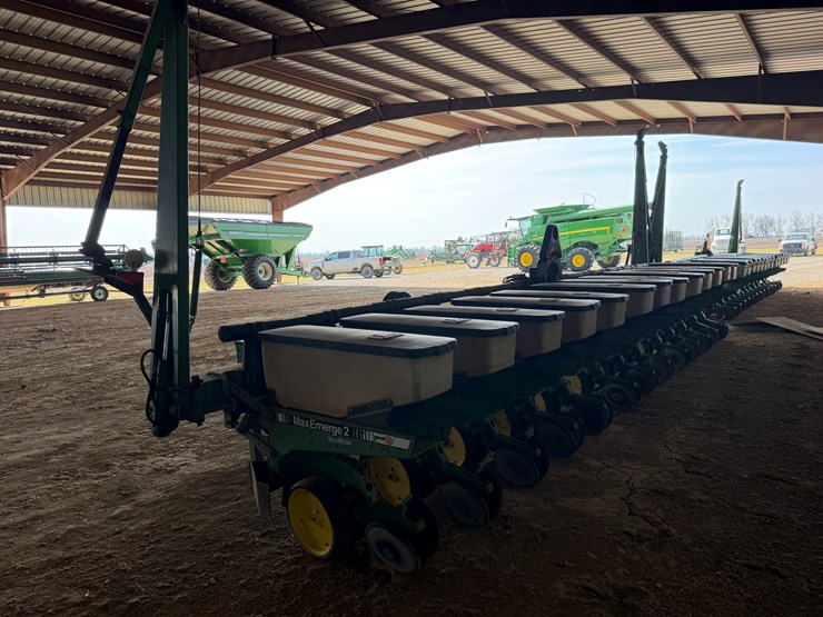 john-deere-7300-image-4