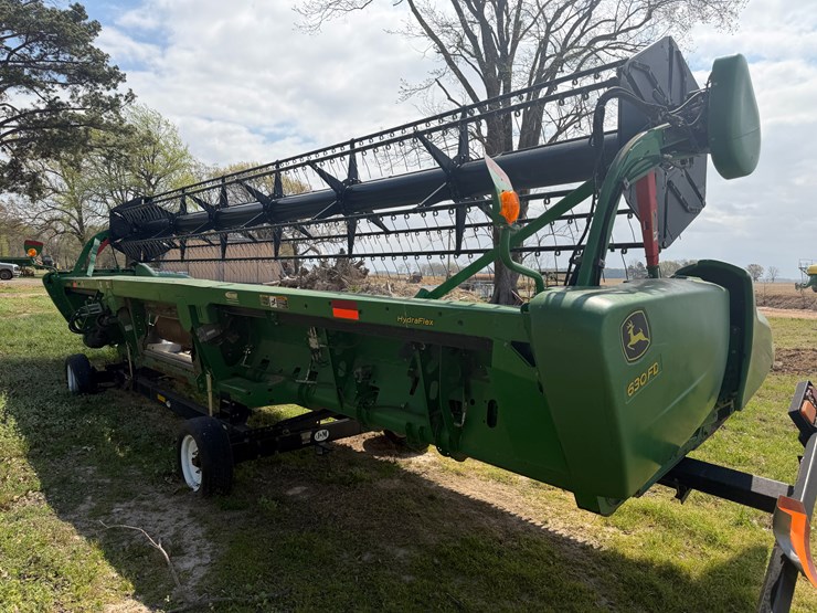 2017-john-deere-630fd-image-1