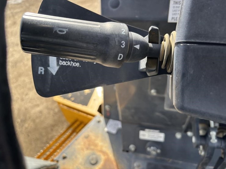 2019-deere-210lep-image-30