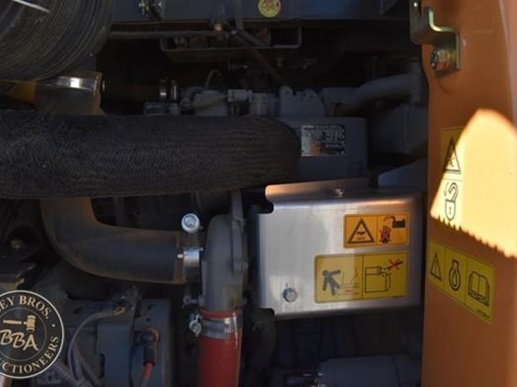 2022-case-cx75csr-image-74