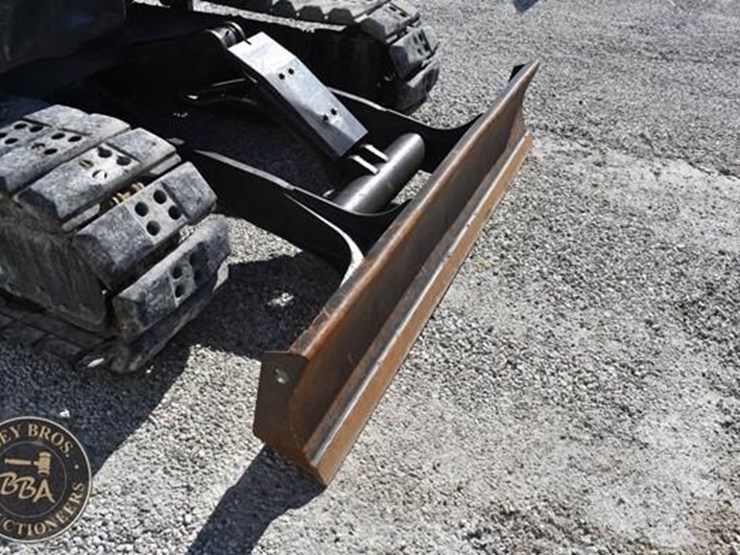 2022-case-cx75csr-image-47