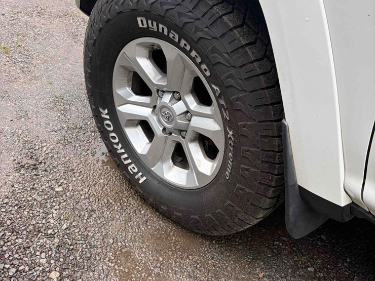 2015-toyota-4-runner-image-7