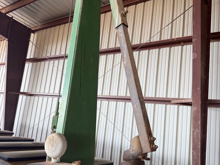 john-deere-7300-image-23