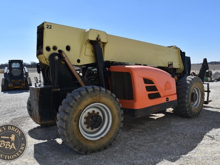 2014-jlg-g12-55a-image-22