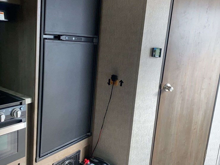 2019-dutchmen-coleman-lantern-edition-250tq-image-18