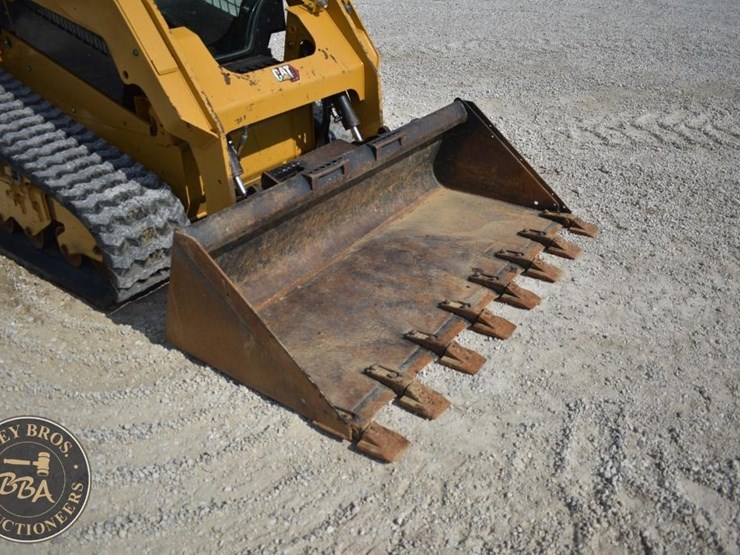 2022-caterpillar-259d3-image-17