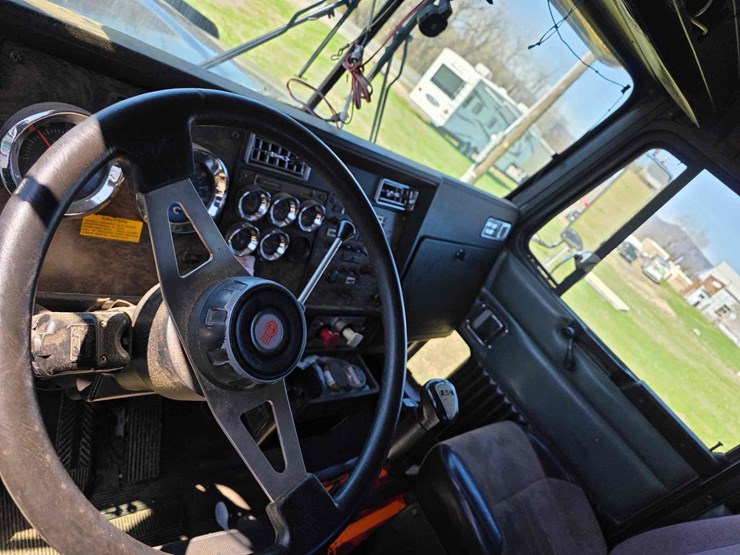 1995-kenworth-t800-image-10