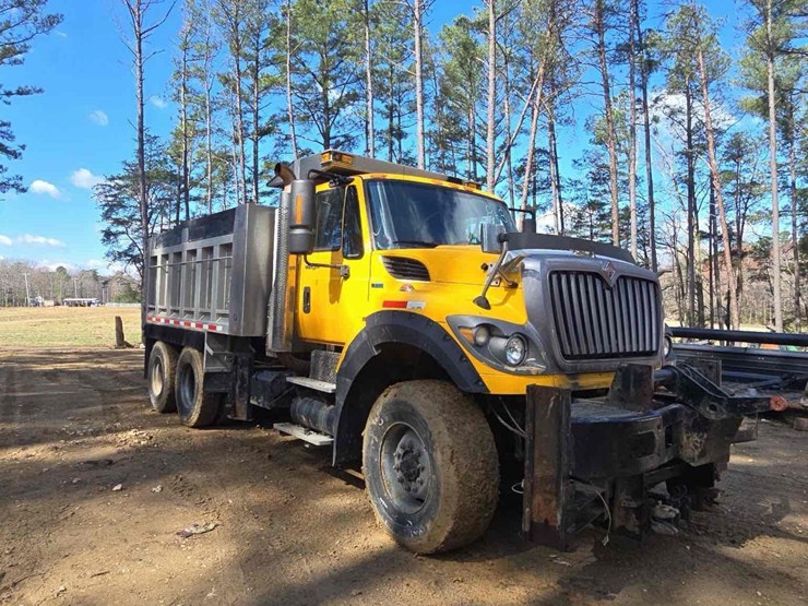 2011-international-7600-image-2