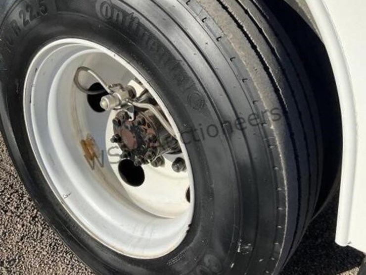 2008-ford-f650-image-8