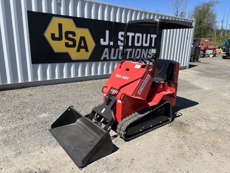 2026-agt-sda-140t-mini-compact-track-loader-image-1