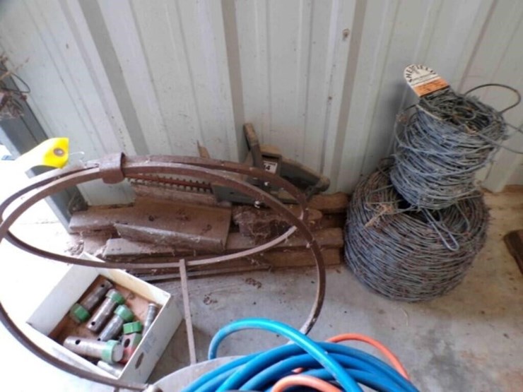 barbwire,-iron-rail-cut-offs-image-1