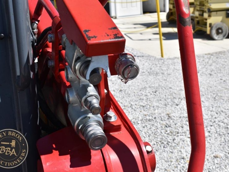 2020-takeuchi-tl8r2-image-24