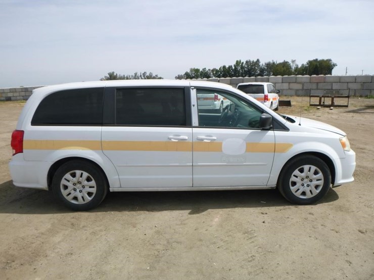 2014-dodge-grand-caravan-image-23