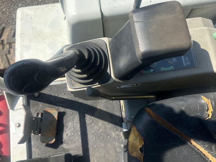 2007-takeuchi-tb135-image-19