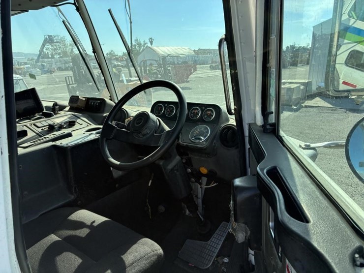 2009-autocar-xpeditor-image-9