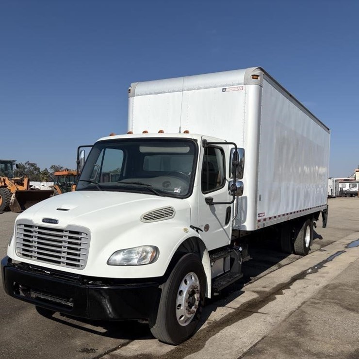 2018 FREIGHTLINER M2 106