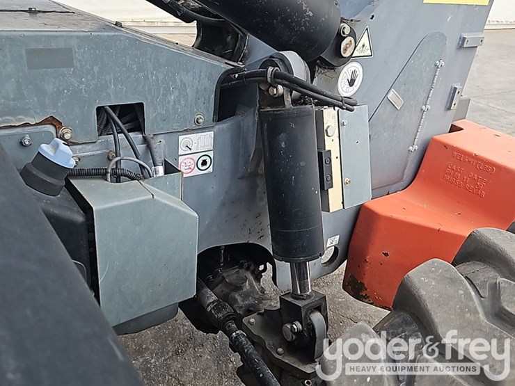 2017-skyjack-sj1056th-image-19