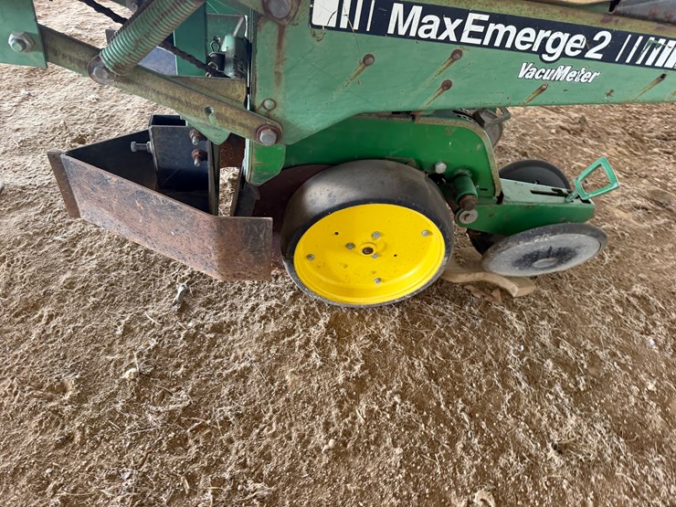 john-deere-7300-image-21