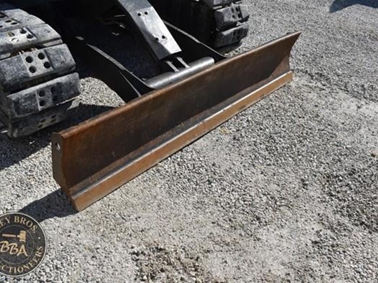 2022-case-cx75csr-image-41