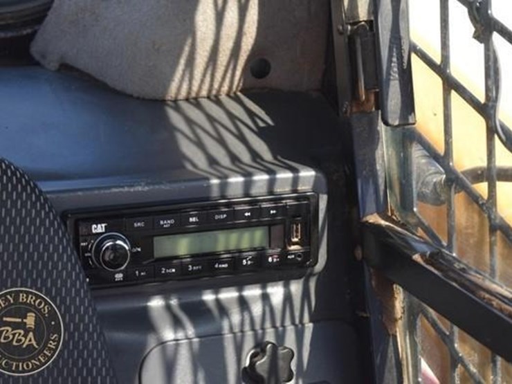 2023-caterpillar-259d3-image-60