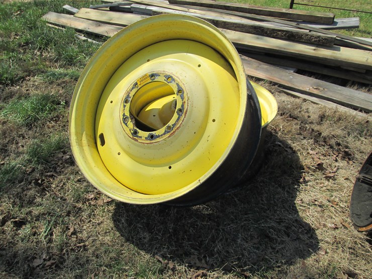 john-deere-16-image-1