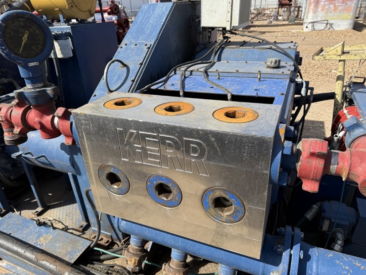 2018-caterpillar-c18-image-17