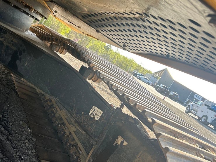 2015-deere-210g-lc-image-30