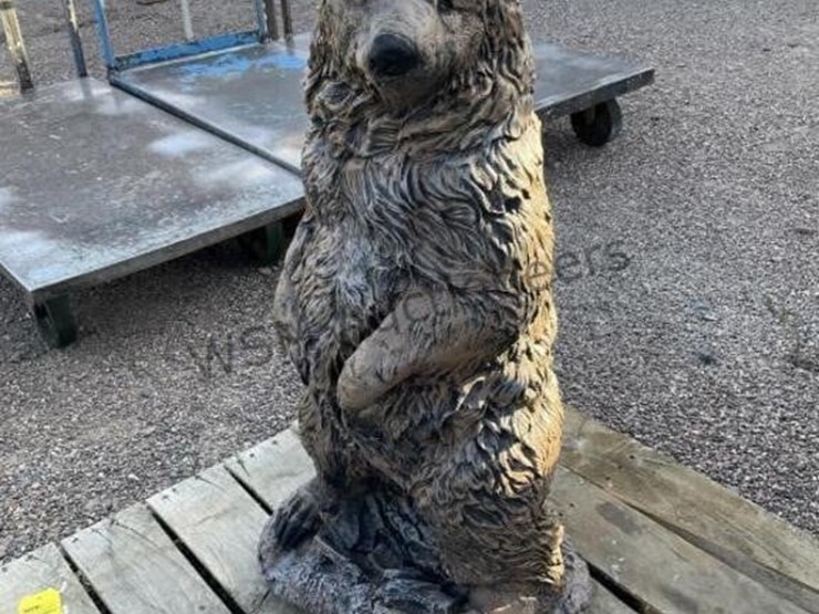 concrete-bear-statue-image-2