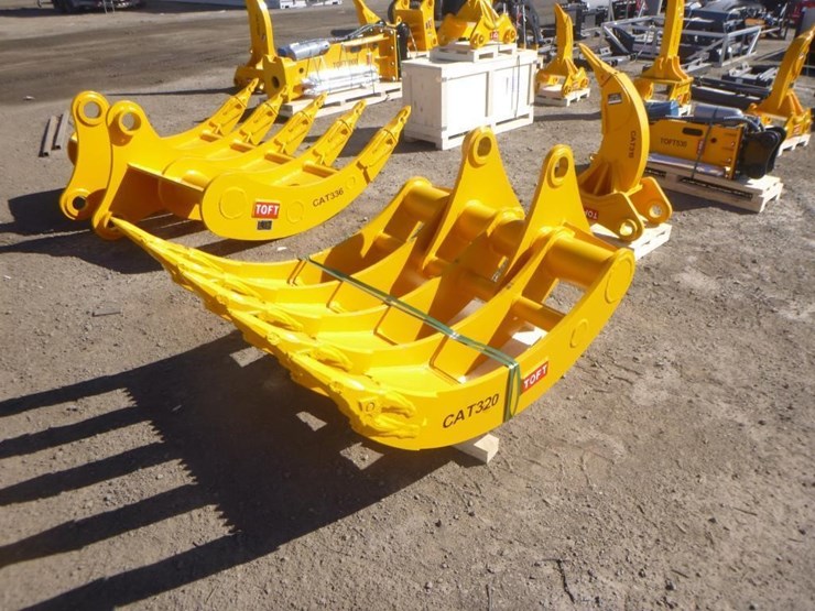 caterpillar-320-image-1