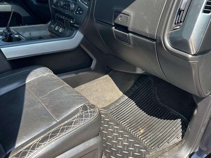 2015-chevrolet-silverado-ltz-2500hd-4x4-crew-cab-pick-up-truck-image-27