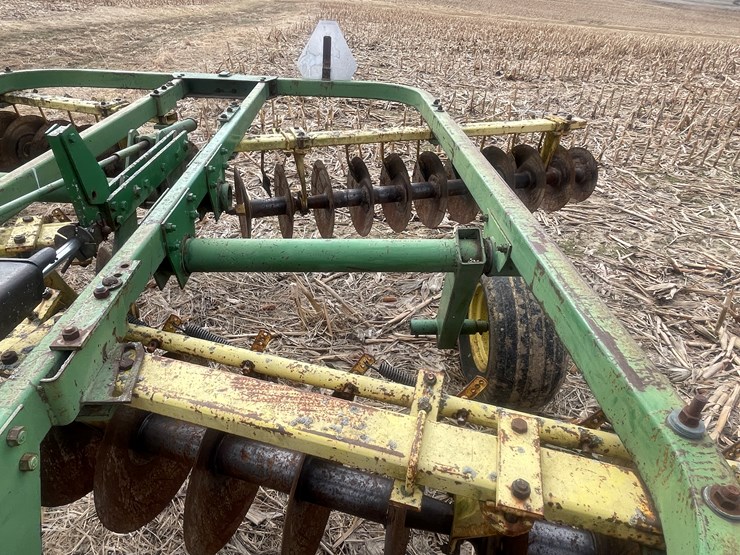 john-deere-210-image-19