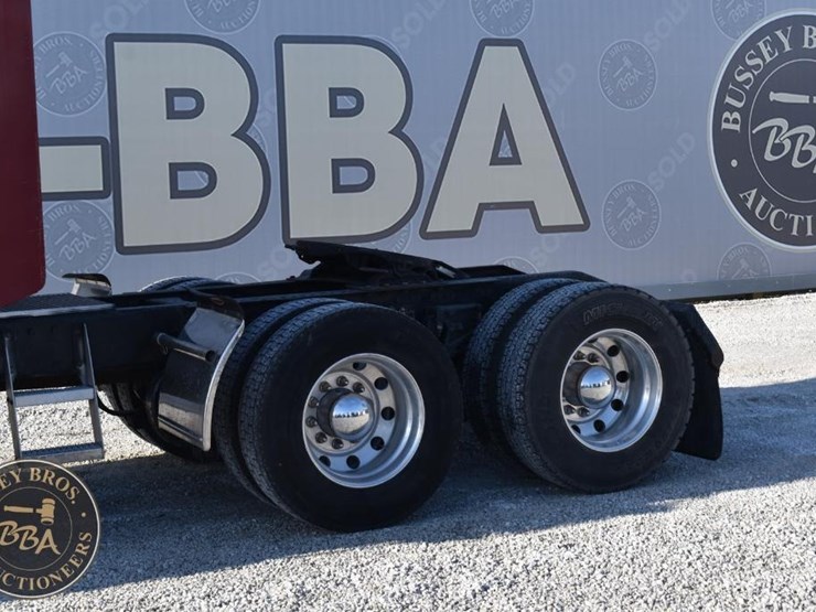 2004-peterbilt-379-image-6