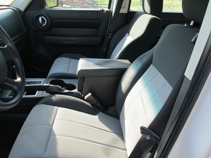 2008-dodge-nitro-image-26