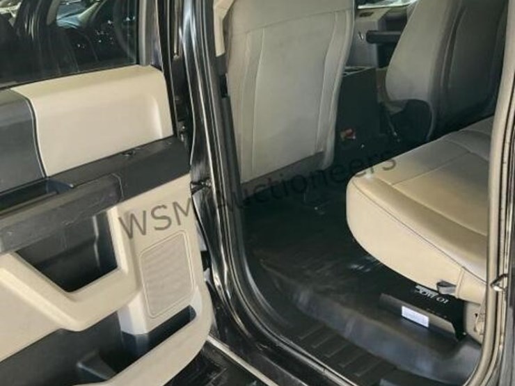 2020-ford-f150-image-25