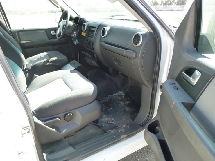 2003-ford-expedition-image-23