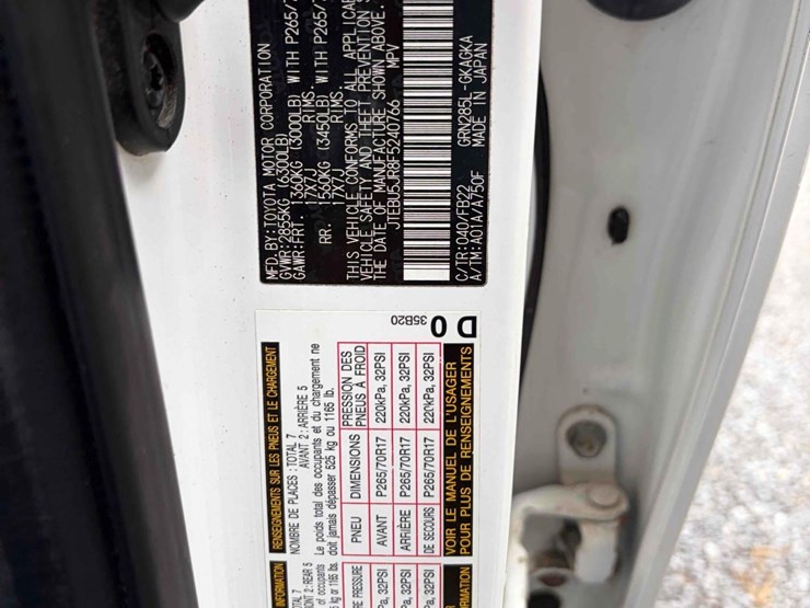 2015-toyota-4-runner-image-13