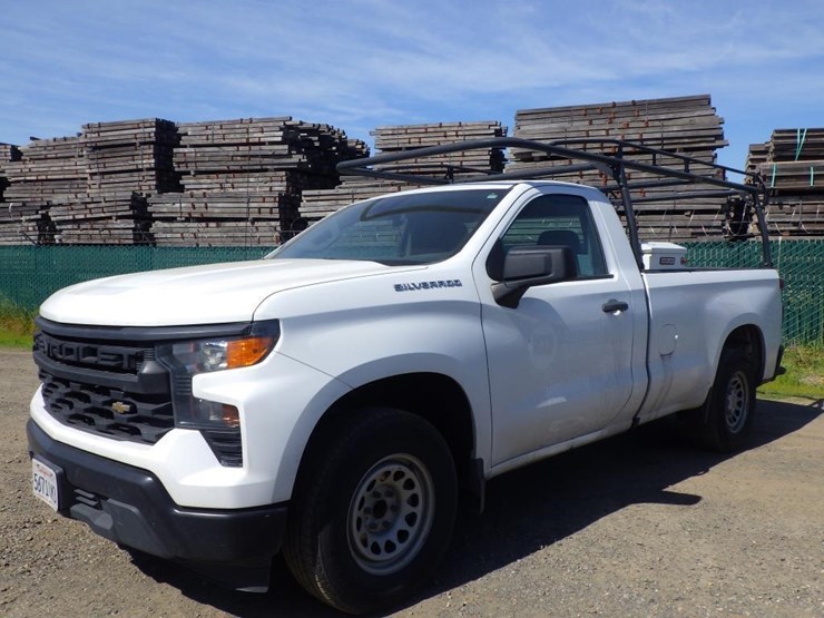 2022-chevrolet-1500-image-1