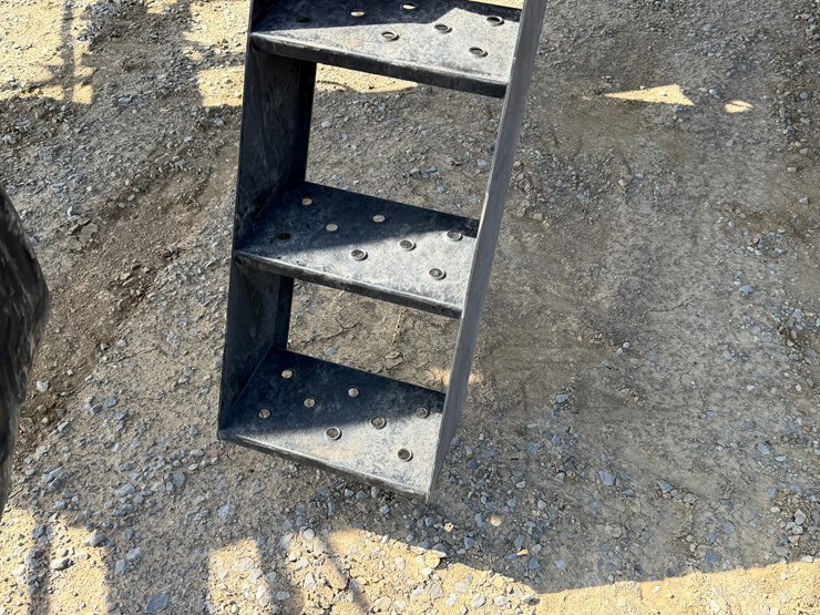 2011-apache-as1020-image-24