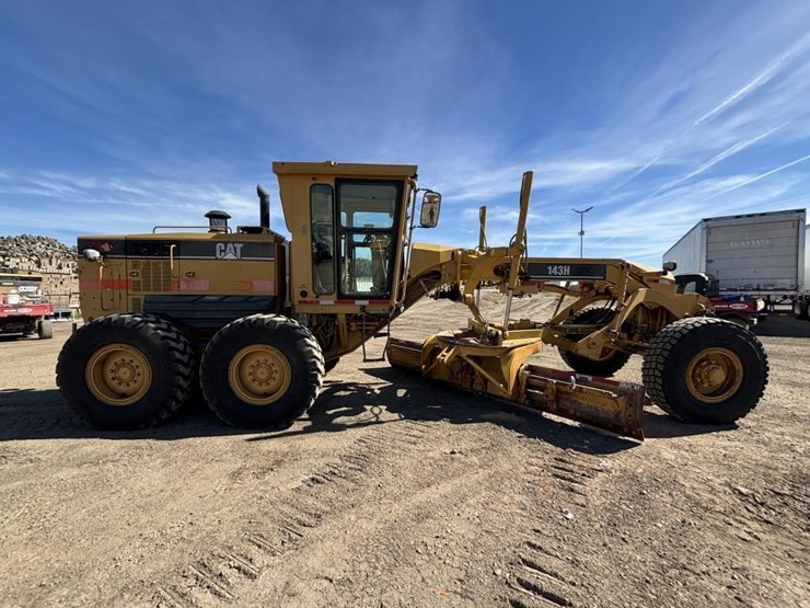 2006-caterpillar-143h-image-7