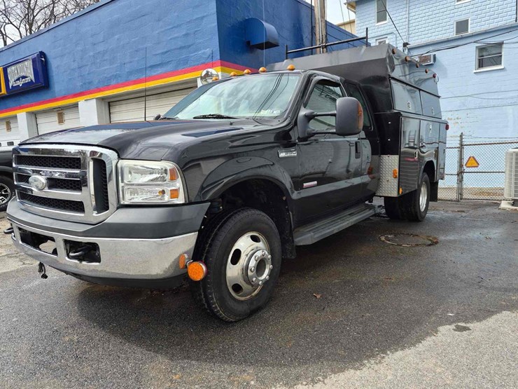 2007-ford-f550-image-1