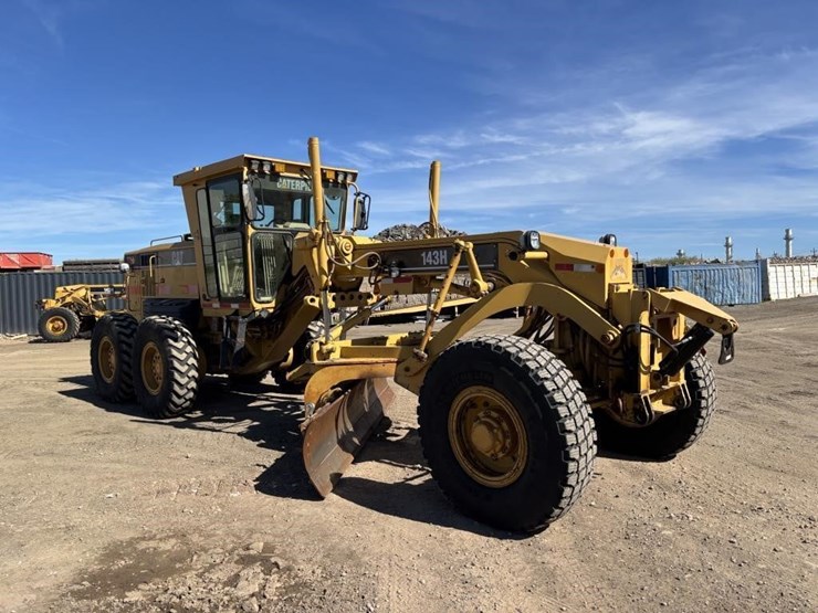 2006-caterpillar-143h-image-2