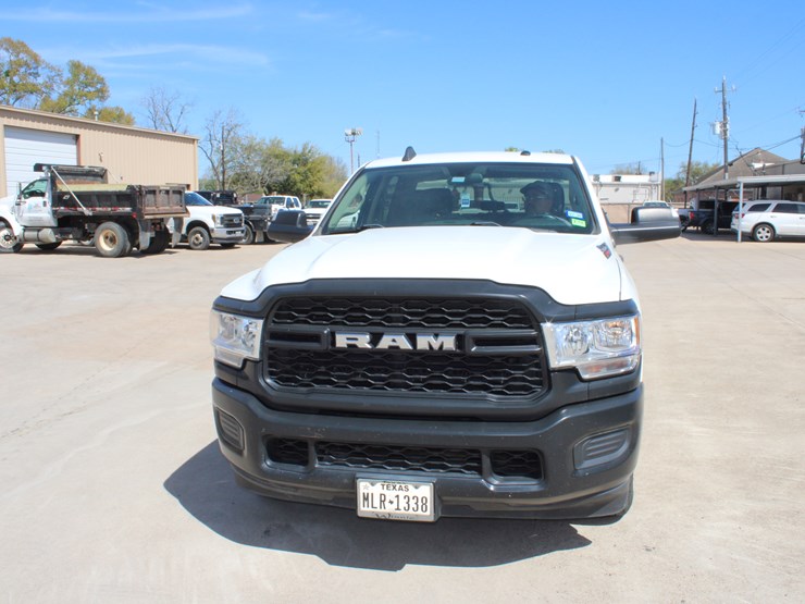 2019-dodge-2500-image-3